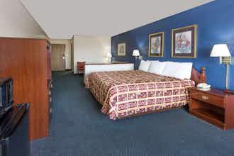 Hotel Days Inn & Suites by Wyndham Morris/I-80 photo 3