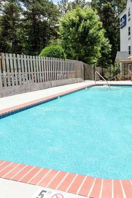 Hotel Microtel Inn & Suites by Wyndham Bremen photo 2