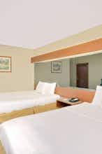 Hotel Microtel Inn & Suites by Wyndham Augusta Riverwatch photo 3