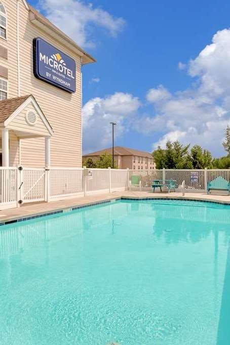 Hotel Microtel Inn & Suites by Wyndham Augusta Riverwatch photo 4