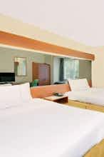 Hotel Microtel Inn & Suites by Wyndham Augusta Riverwatch photo 2