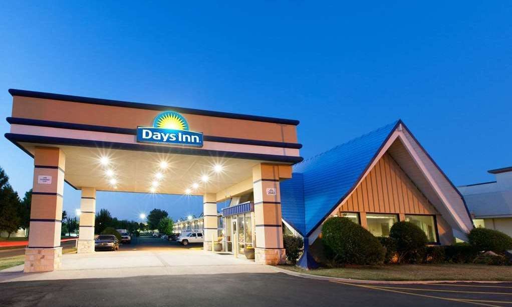 Days Inn by Wyndham Norman