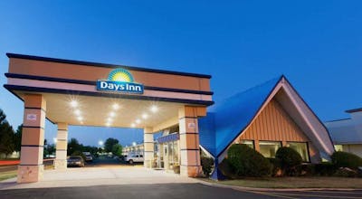 Days Inn by Wyndham Norman