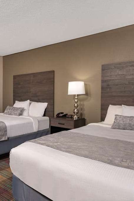 Hotel Baymont by Wyndham Baldwin photo 2