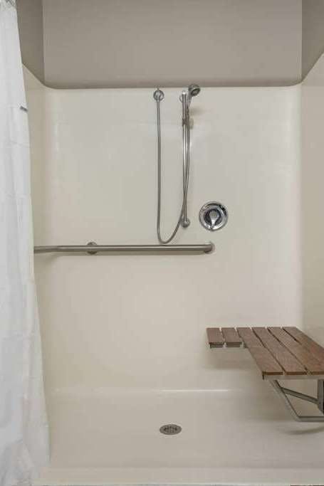 Hotel Baymont by Wyndham Baldwin photo 3