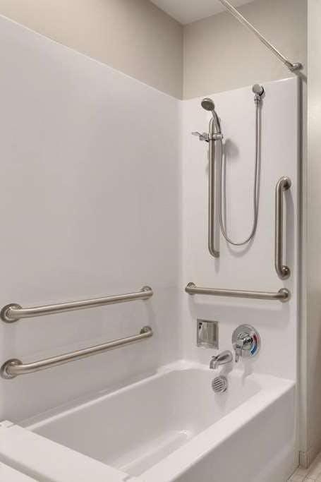 Hotel Microtel Inn & Suites by Wyndham Gambrills photo 5