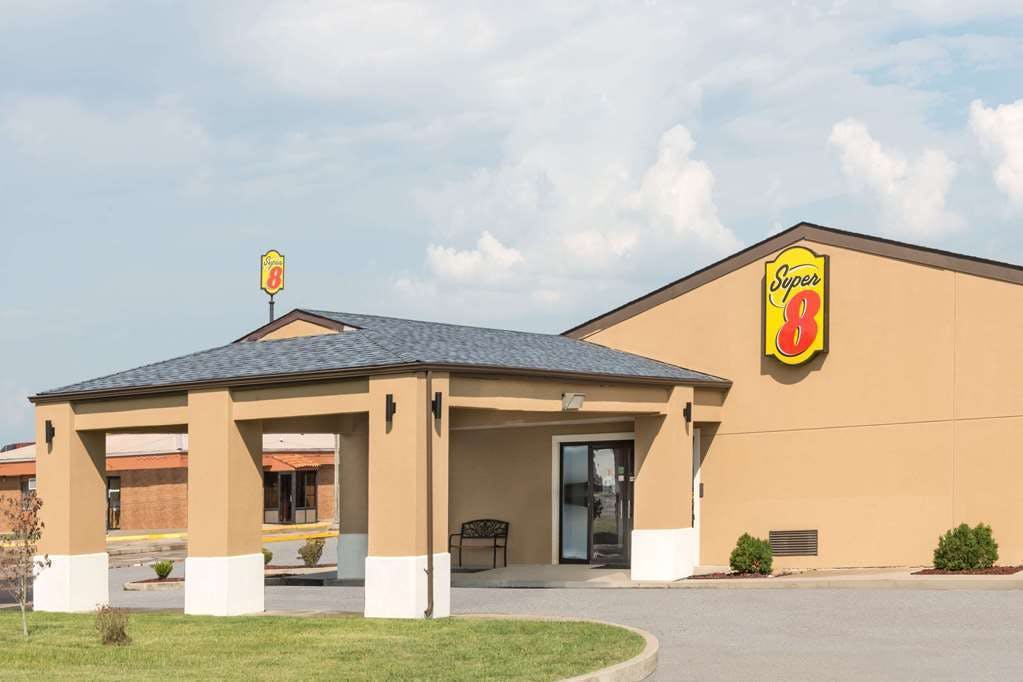 Super 8 by Wyndham Charleston/Sikeston East MO