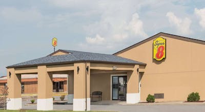 Super 8 by Wyndham Charleston/Sikeston East MO