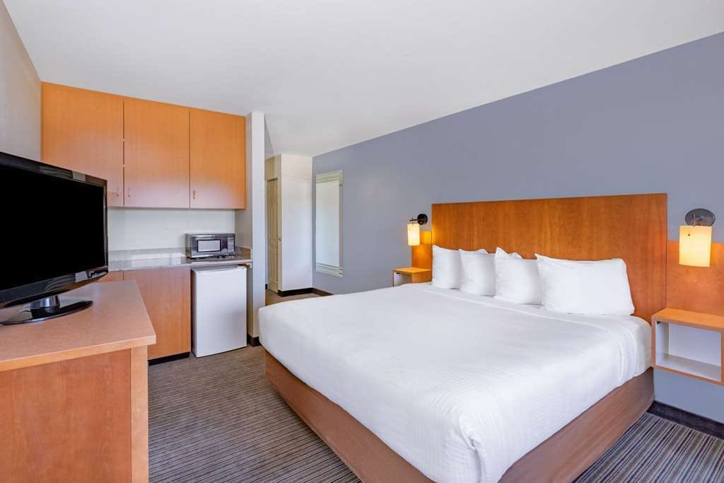 Hotel La Quinta Inn & Suites by Wyndham Helena photo 3