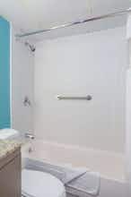 Hotel Howard Johnson Inn Mystic photo 3