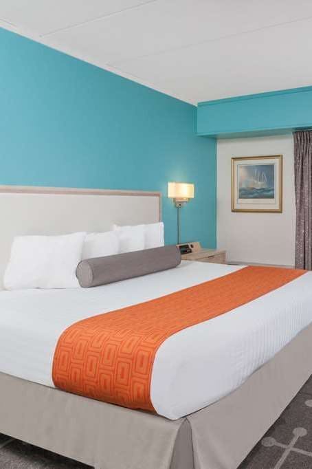 Hotel Howard Johnson by Wyndham Mystic photo 1