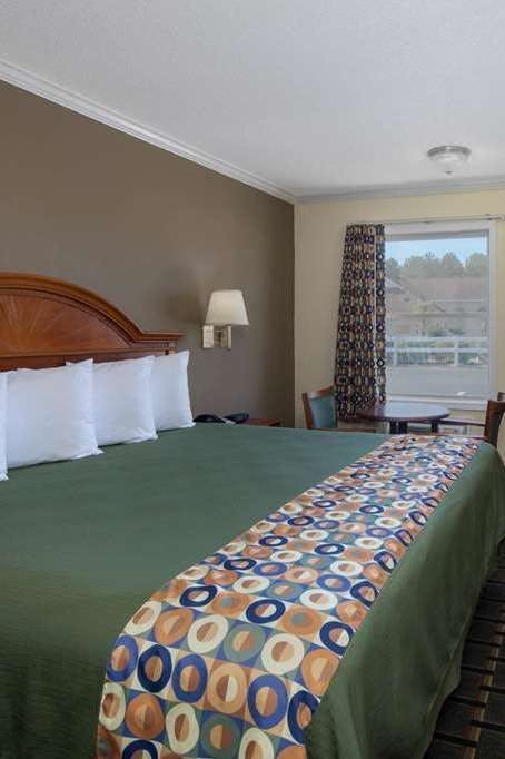 Hotel Travelodge by Wyndham Orangeburg photo 1