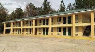 Super 8 by Wyndham Picayune