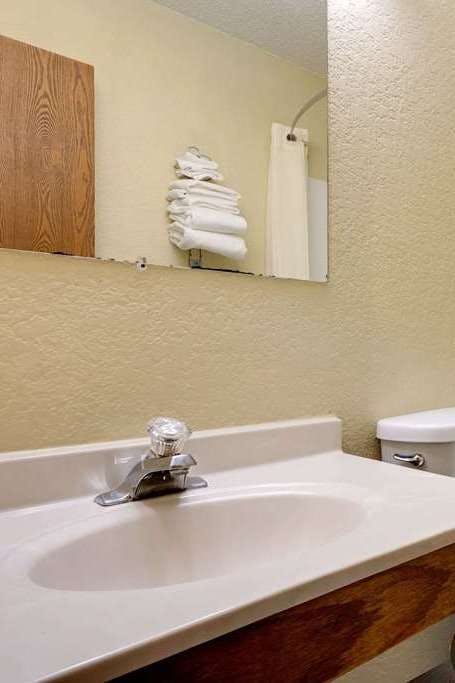 Hotel Super 8 by Wyndham Mentor/Cleveland Area photo 5