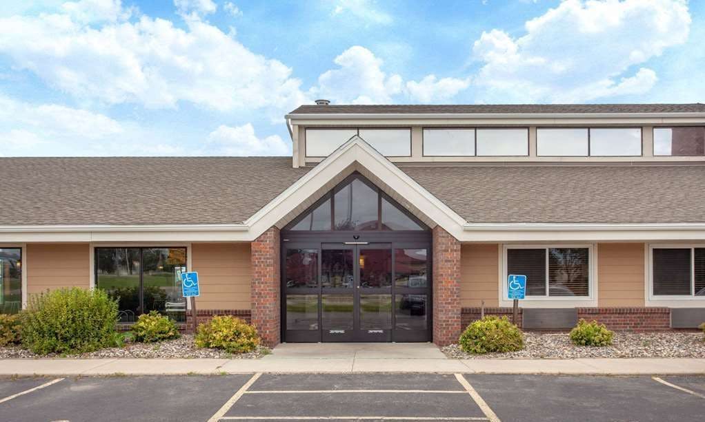 AmericInn by Wyndham Willmar