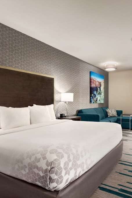 Hotel La Quinta Inn & Suites by Wyndham Clovis CA photo 1