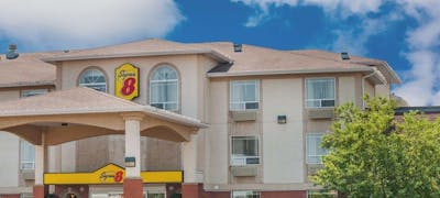 Super 8 High River AB