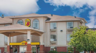 Super 8 by Wyndham High River AB