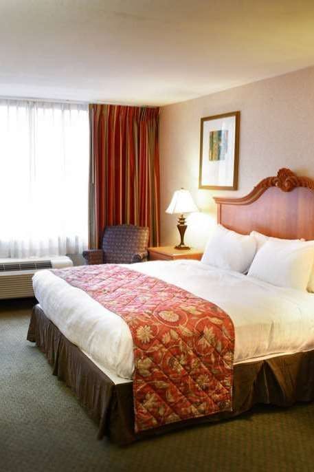 Hotel Ramada by Wyndham Triangle/Quantico photo 1