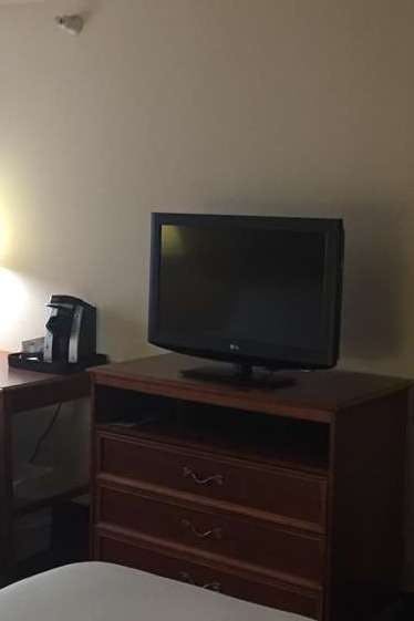 Hotel Baymont by Wyndham Portage Indiana Dunes photo 3