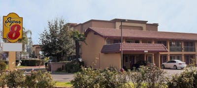 Super 8 Visalia