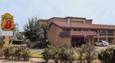 Super 8 by Wyndham Visalia