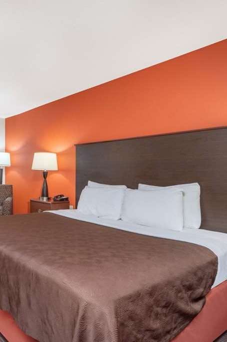 Hotel AmericInn by Wyndham Coon Rapids photo 1