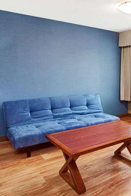 Hotel Travelodge by Wyndham Culver City photo 5