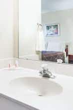 Hotel Super 8 by Wyndham Jerseyville photo 5