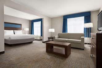 Hotel Wingate by Wyndham Southport photo 4