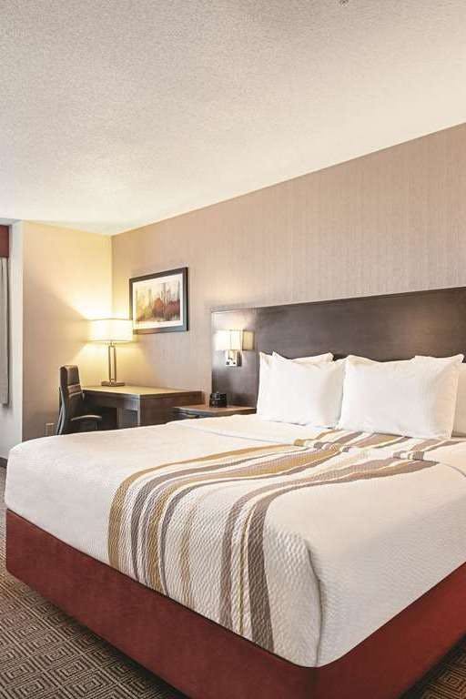 Hotel La Quinta Inn by Wyndham Vancouver Airport photo 2
