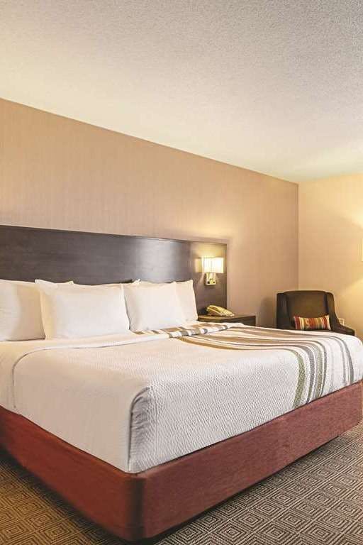 Hotel La Quinta Inn by Wyndham Vancouver Airport photo 1