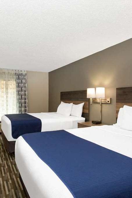Hotel Days Inn & Suites by Wyndham Wisconsin Dells photo 4
