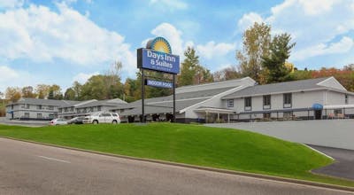 Days Inn & Suites by Wyndham Wisconsin Dells