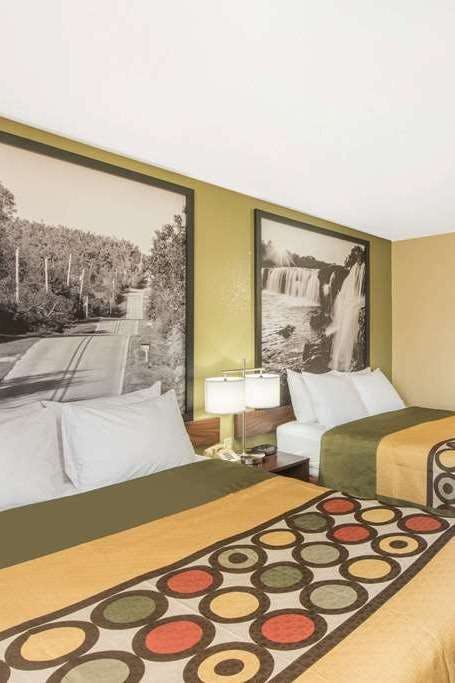 Hotel Super 8 by Wyndham Farmington photo 2