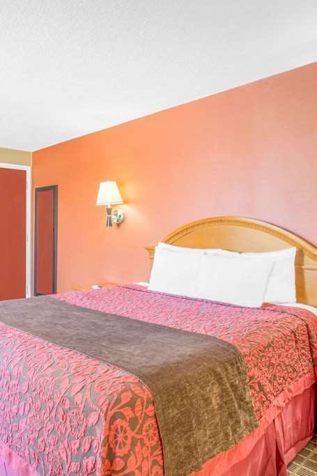 Hotel Days Inn by Wyndham Elko photo 1