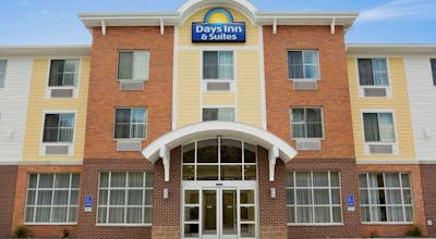 Days Inn & Suites by Wyndham Caldwell