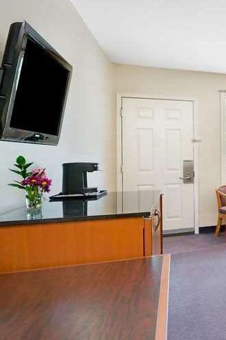 Hotel Howard Johnson by Wyndham Lindsay photo 4