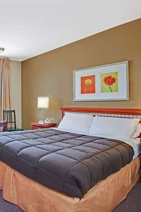 Hotel Howard Johnson by Wyndham Lindsay photo 2