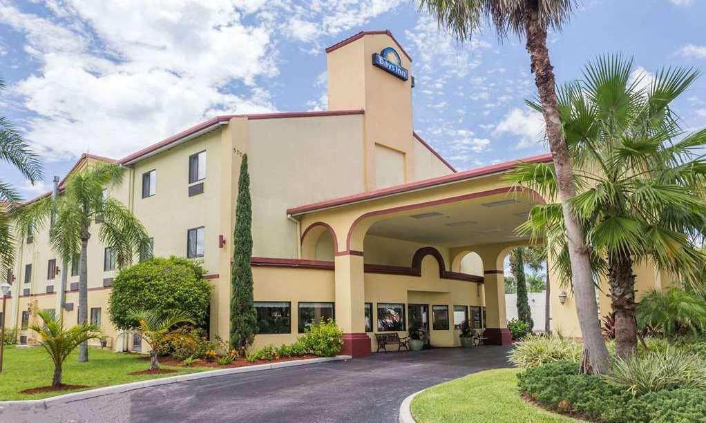 Days Inn by Wyndham Sarasota I-75