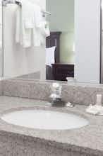 Hotel Days Inn by Wyndham Sarasota I-75 photo 4