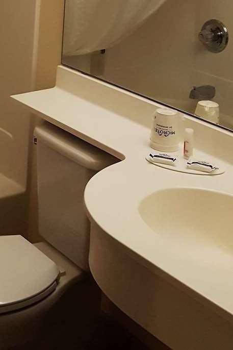 Hotel Microtel Bellevue Omaha photo 4