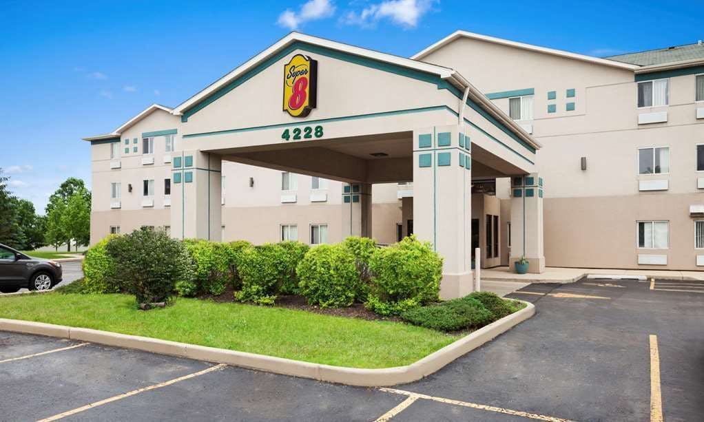 Super 8 Aurora Naperville
