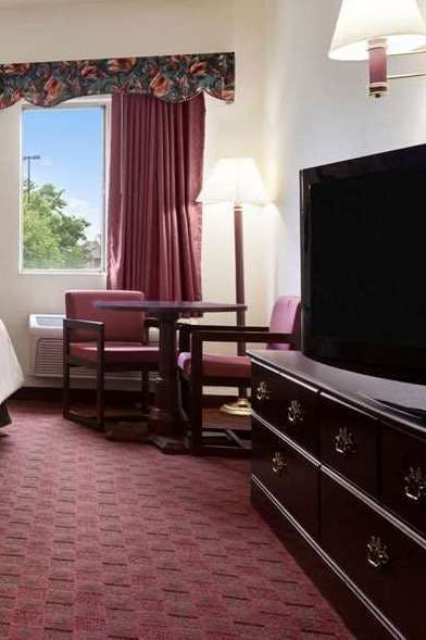 Hotel Super 8 Aurora Naperville photo 4