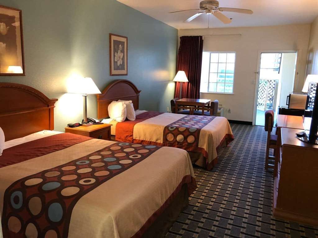 Hotel Super 8 by Wyndham Forney/East Dallas photo 3