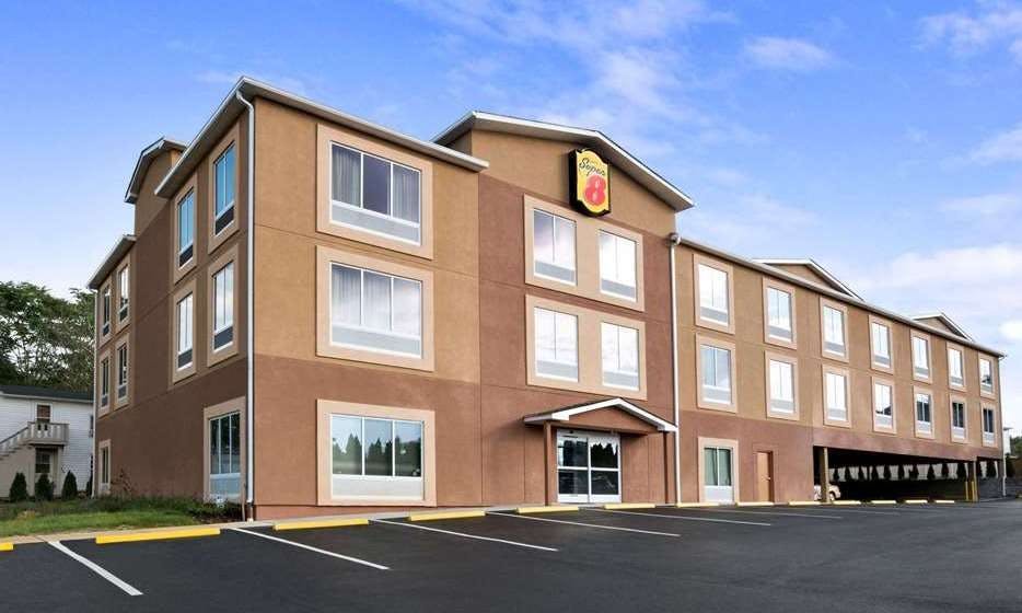 Super 8 by Wyndham Hershey Chocolate Avenue