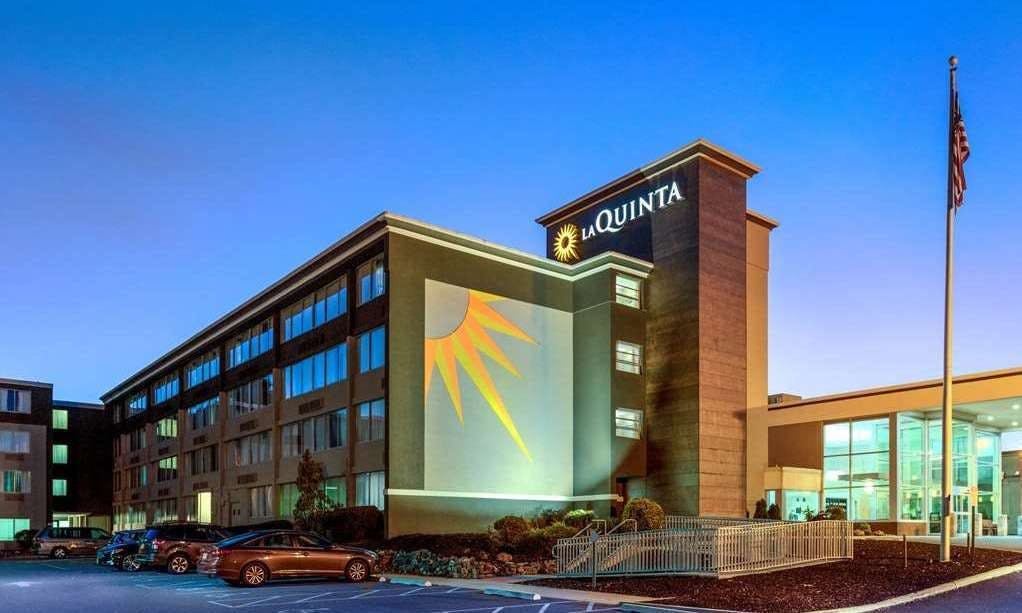La Quinta Inn & Suites by Wyndham Clifton/Rutherford