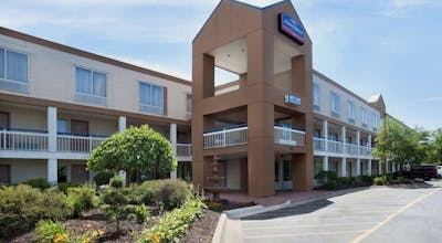 Howard Johnson by Wyndham Romulus Detroit Metro Airport