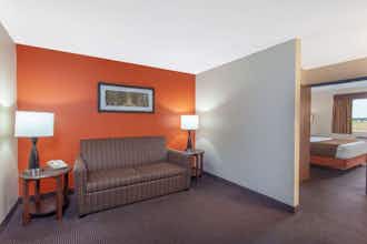 Hotel AmericInn by Wyndham St. Cloud MN I-94 photo 5