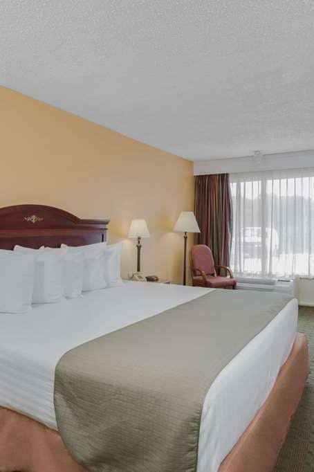 Hotel Days Inn by Wyndham Asheville West photo 1